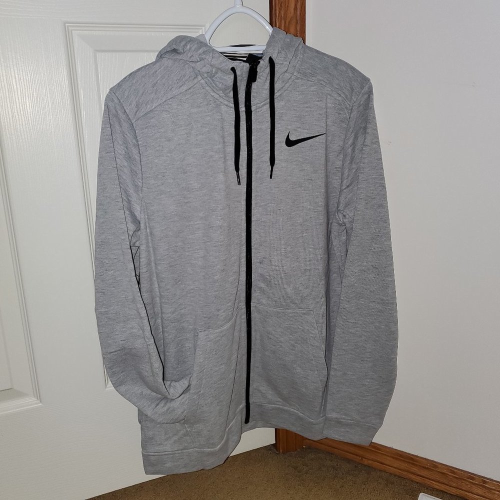 Nike Men, zip up sweater, Grey in Medium